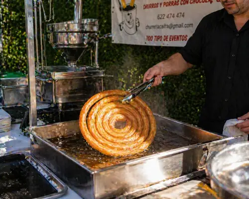 Una boda de verano con final de churros en sanlucar por churrerias caifra en cadiz